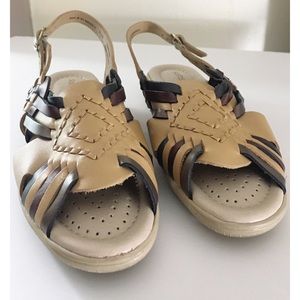 Softspots woven slingback sandal 7.5 new fit small